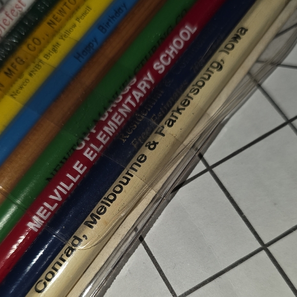 Assorted Color Pencils Set - Picture 9 of 10